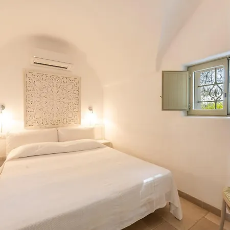 Trullo Dei Rosmarini * Ceglie Messapica